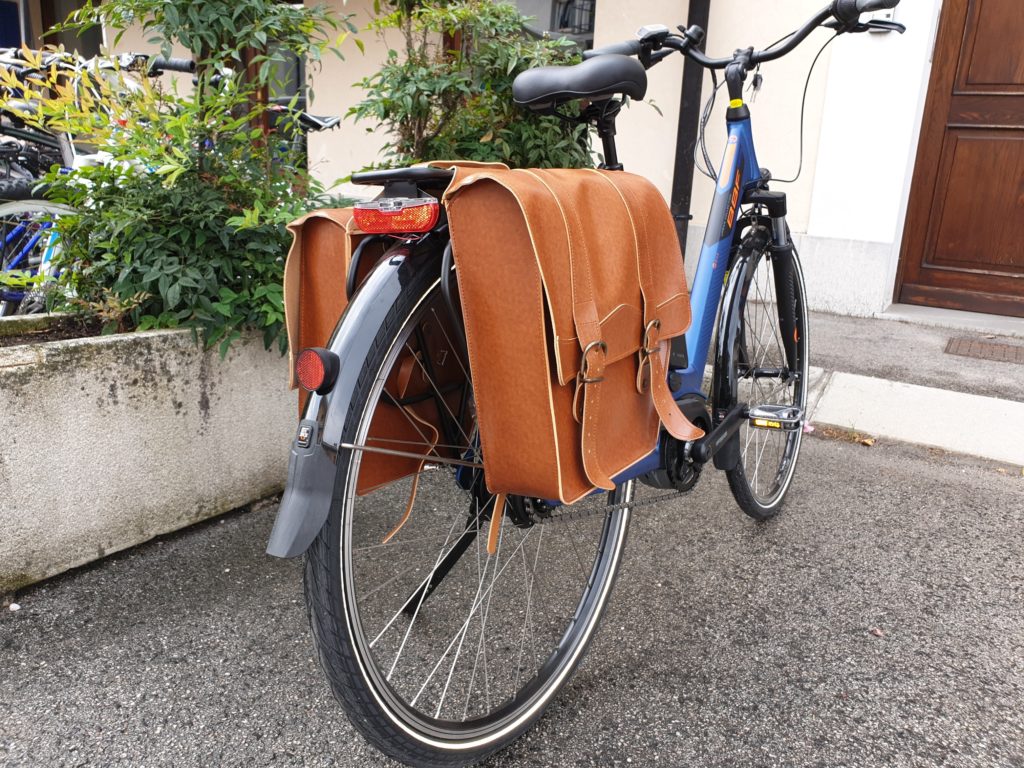 borsa bici in cuoio retro